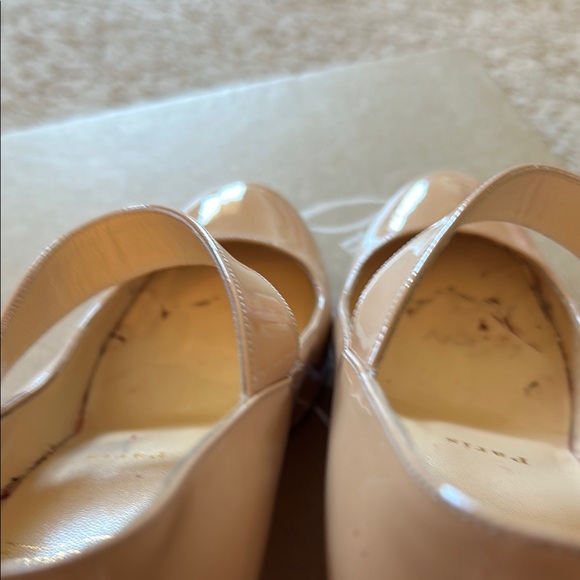 Christian Louboutin Cream Heels Elegant Leather Pumps - Picture 3 of 5